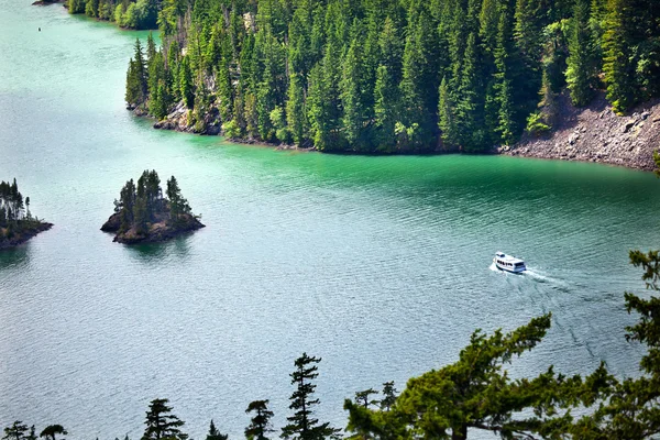 Diablo озеро човен півночі каскади національного парку Вашингтон Тихоокеанського — стокове фото