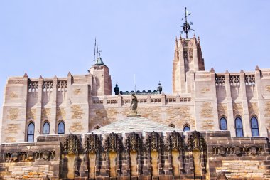 Victoria çatı kule heykel yale Üniversitesi Sterlini memorial li