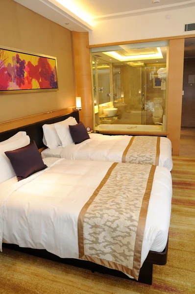 Dormitorio moderno del hotel — Foto de Stock