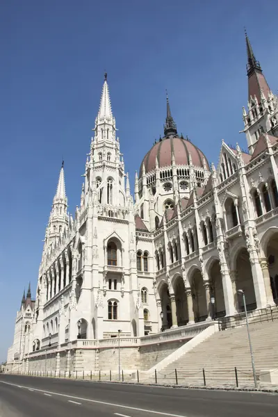 Будапештский парламент — стоковое фото