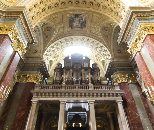 Basilique Saint-Étienne, orgue à pipe — Photo