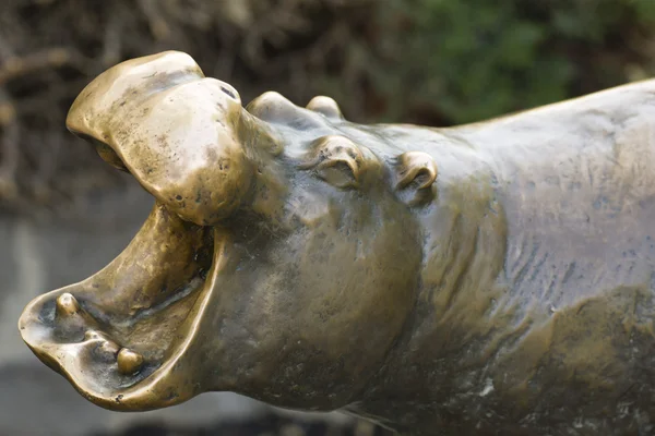 Nijlpaard standbeeld — Stockfoto