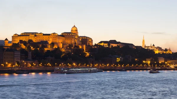 Royal Palace, Budapest in the evening — Stock Photo, Image