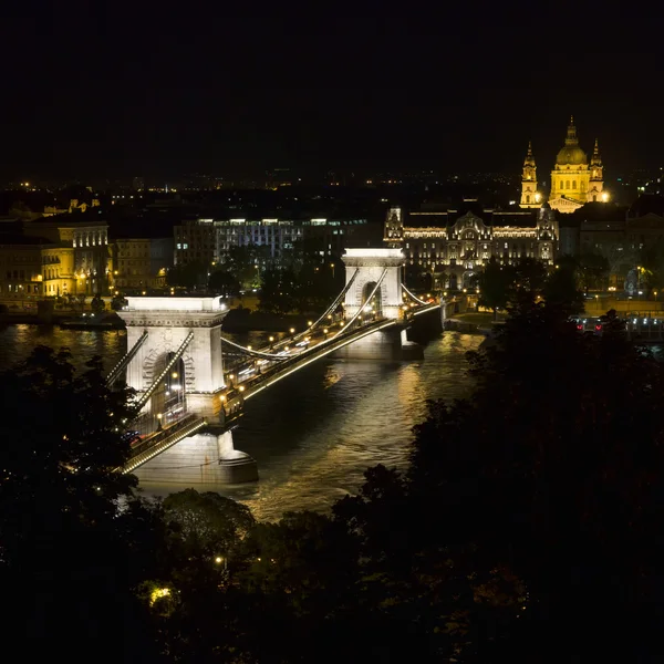 Budapest chain bridge nacht weergave — Stockfoto