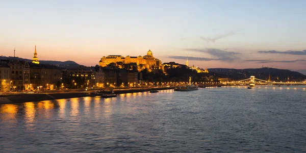 Будапешт вечером — стоковое фото
