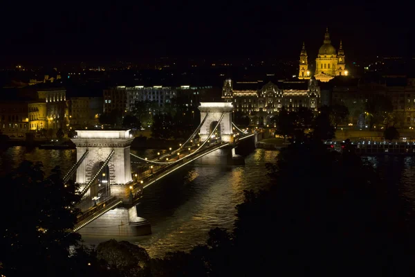 Budapest chain bridge nacht weergave — Stockfoto