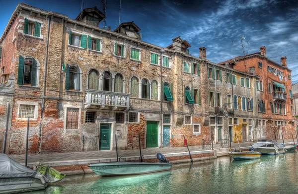 Channel, and a street in Venice — Stock Photo, Image
