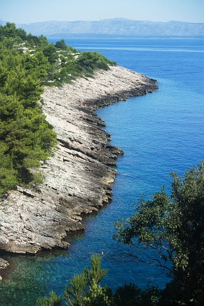 Rotsachtige cove landschap in korcula, Kroatië — Stockfoto