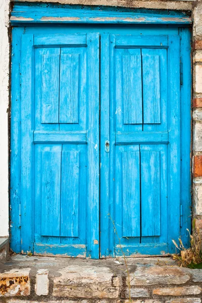 Sininen ovi — kuvapankkivalokuva