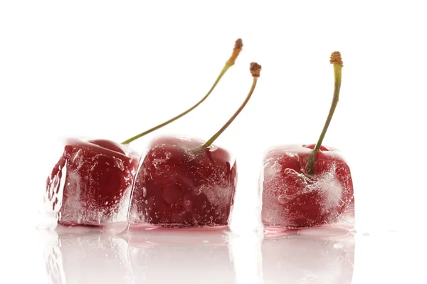 Замороженные вишни — стоковое фото