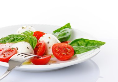 Caprese salatası