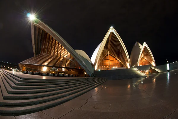 Operahuset i Sydney på natten fisheye — Stockfoto