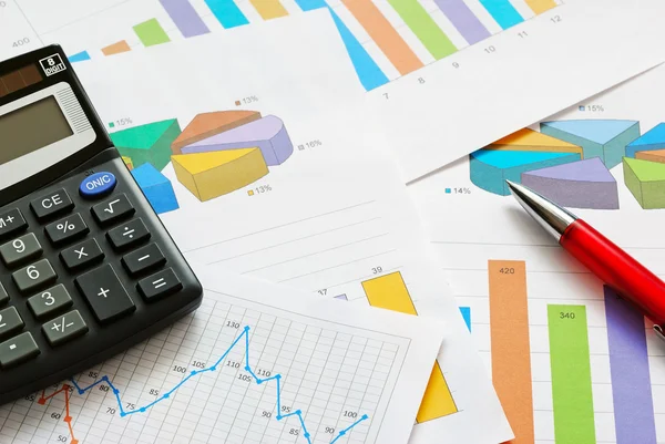 Pénzügyi grafikonok és grafikonok — Stock Fotó