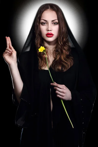 Moda model portrety wygląda jak Panny lub maria magdalena — Zdjęcie stockowe