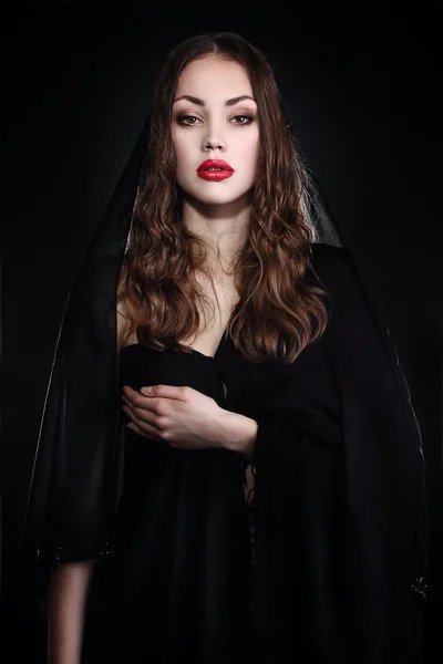 Retratos de modelos de moda se parece a la Virgen María o María Magdalena —  Fotos de Stock