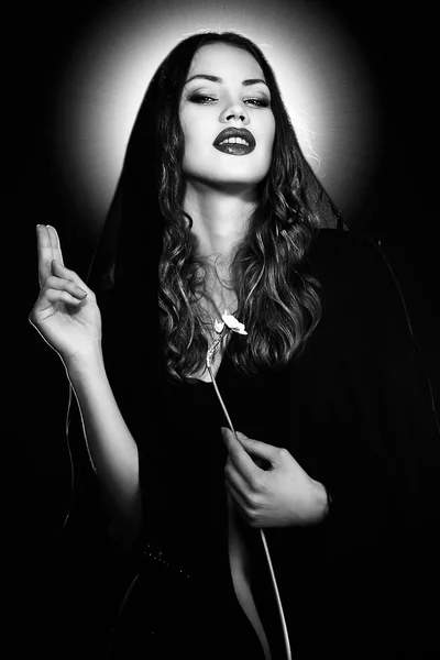 Retratos de modelo de moda se parece com Virgem Maria ou Maria Madalena — Fotografia de Stock