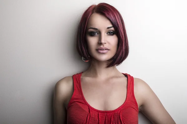 Vörös hajú. divat lány portréja. — Stock Fotó