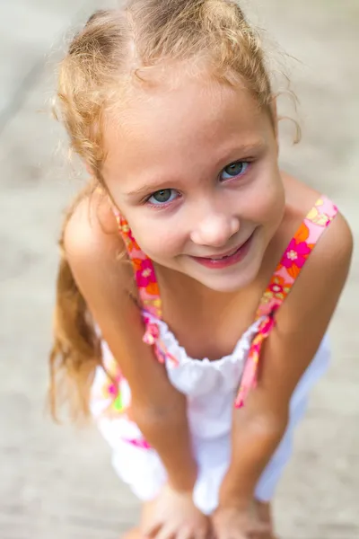 Portret szczęśliwego dziecka — Zdjęcie stockowe