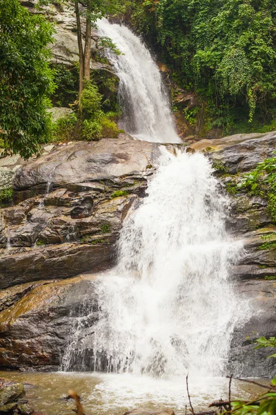 Cascata Huai Zai Luang, Parco nazionale di Doi Inthanon, Chiang Mai, Thailandia — Foto Stock
