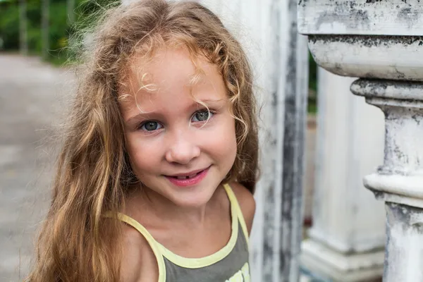 Mutlu çocuk portresi — Stok fotoğraf