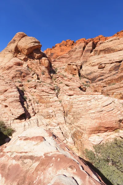 Blick auf die rote Felsschlucht in der Mojave-Wüste. — Stockfoto
