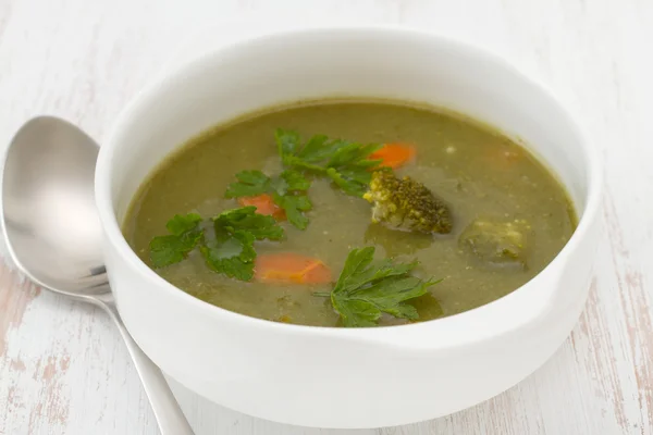 Sup brokoli dalam mangkuk putih — Stok Foto