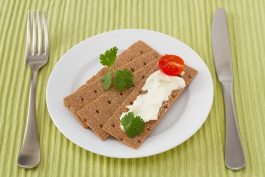 tostadas con tomate y queso crema