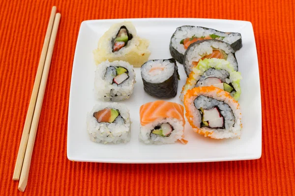 Japońskie jedzenie na talerzu — Zdjęcie stockowe
