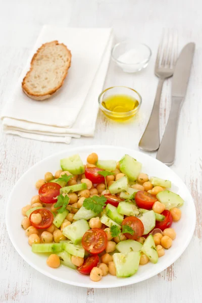 Nohut plaka ile sebze salatası — Stok fotoğraf