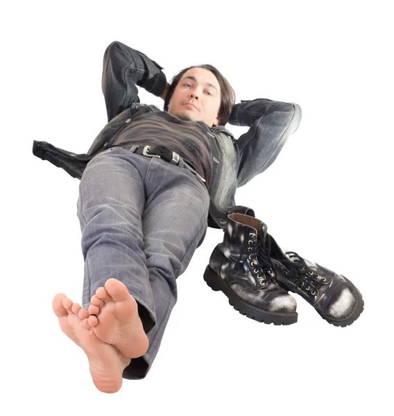 맨발로 휴식 하는 젊은 남자 — 스톡 사진