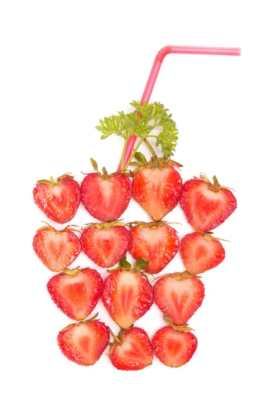 草莓形状的一杯果汁在白色 — 图库照片