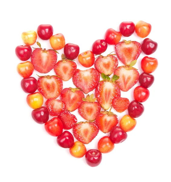 Kirschen und Erdbeeren in Herzform — Stockfoto