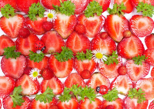Gesneden aardbeien, gezonde achtergrond — Stockfoto