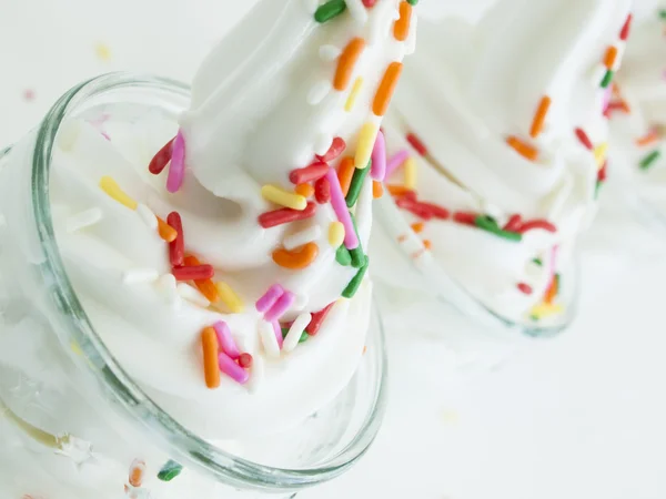 Fryst soft-tjäna yoghurt — Stockfoto