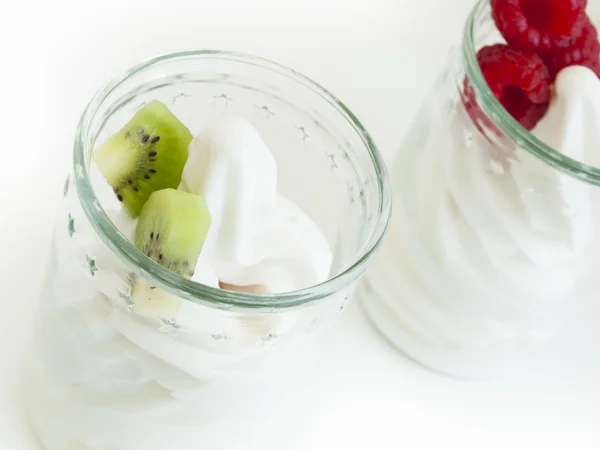 Йогурт Frozen Soft-Serve — стоковое фото