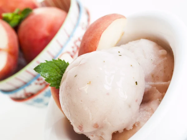 桃意式冰淇淋 — 图库照片