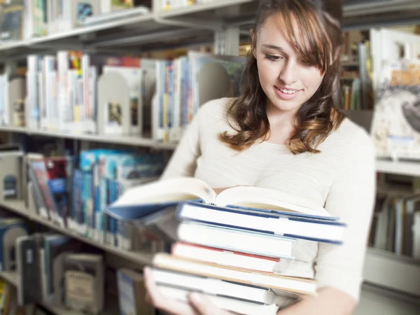 stock image Teen at the library