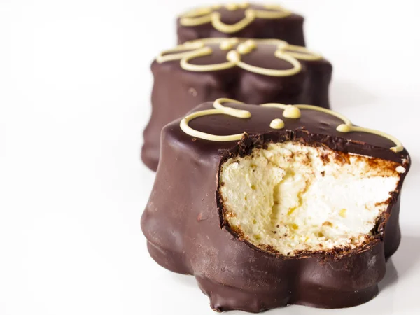 Malvaviscos cubiertos de chocolate —  Fotos de Stock