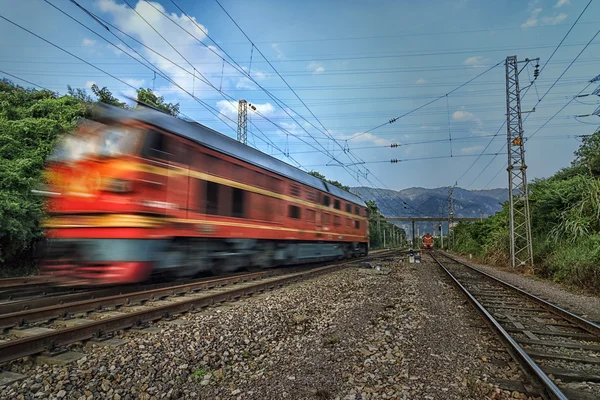 Hög hastighet genom tåg — Stockfoto