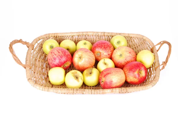 Jablka v košíku — Stock fotografie
