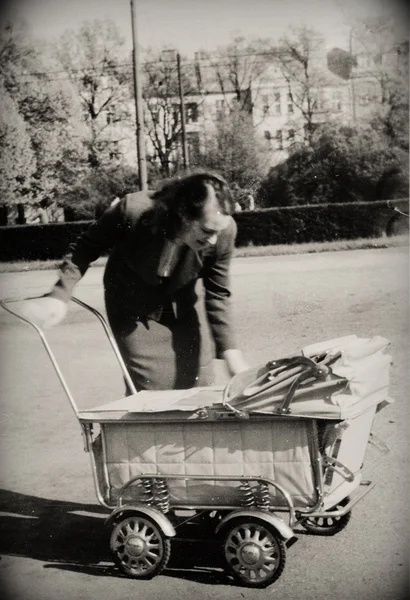 Menina retro feliz de 1955 — Fotografia de Stock