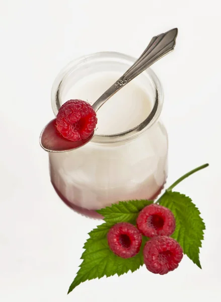 Raspberry cream in glass — Stock Photo, Image