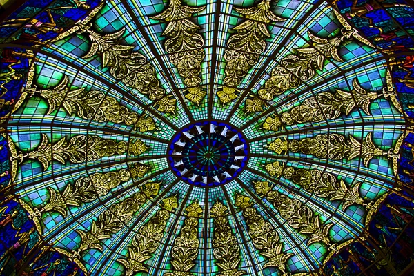 Plafond de verre à l'intérieur d'un palais — Photo