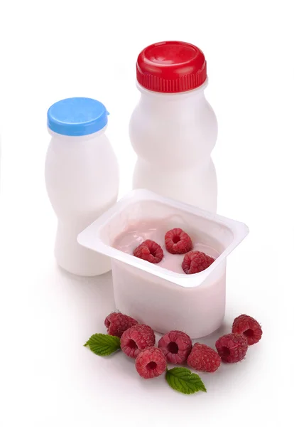 Joghurt mit Himbeeren — Stockfoto