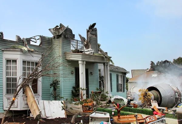 재해에 의해 손상 된 집 — 스톡 사진