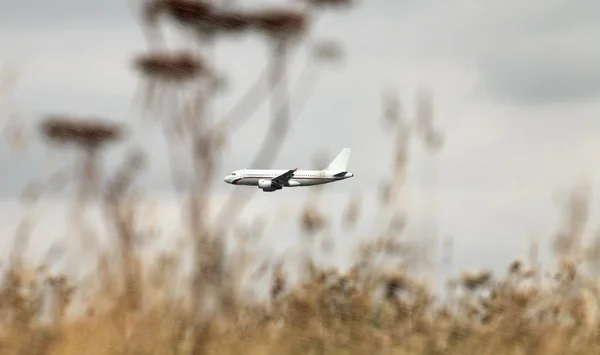Airbus 320 ve vzduchu — Stock fotografie