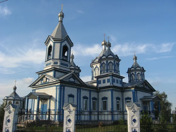 Schöne slawische Kirche — Stockfoto