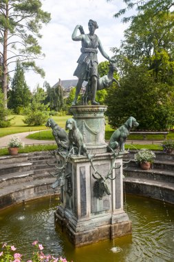 Fontainebleau, kalenin bahçesinde çeşme