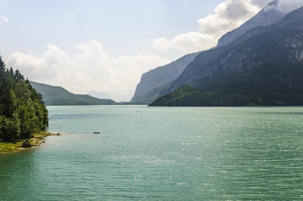 Lago de Molveno (Trento ) —  Fotos de Stock