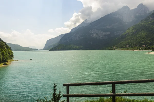 Jezero Molveno (Trento) — Stock fotografie